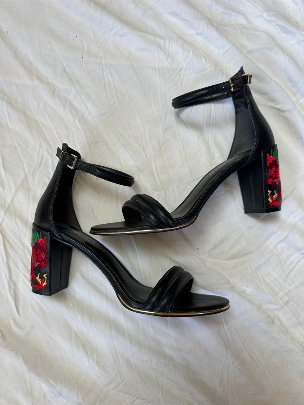 Kenneth Cole embroidered Floral heels